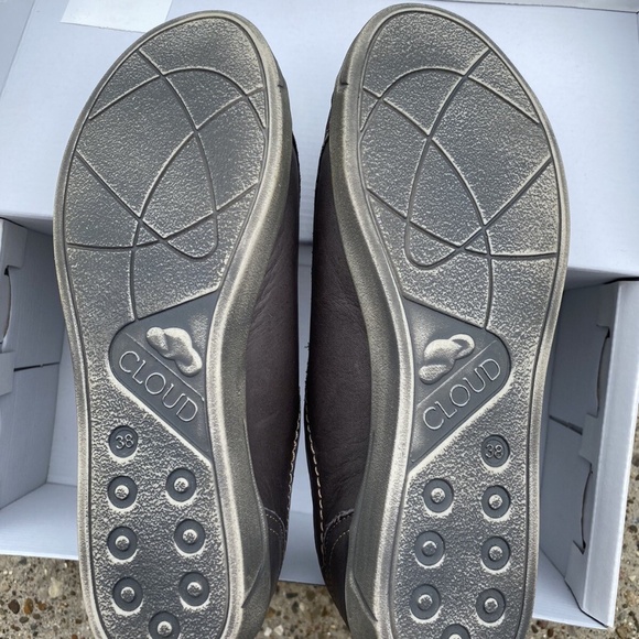 Cloud Aika Zip Sneaker - Picture 7 of 10